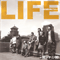 LIFE/Me No Mae No Mukou E (Single)